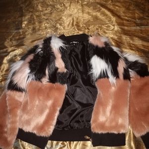 LIGHT PINK, BLACK AND WHITE FAUX FUR WAIST JACKET. SIZE SMALL